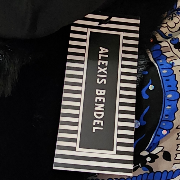 Alexis Bendel Fur Scarf Wrap in Elegant Black NWT! - Picture 3 of 6